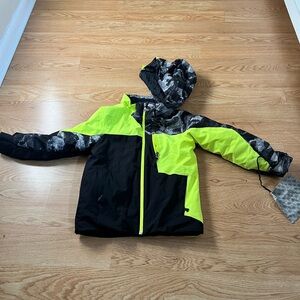 Boys size 10 SPYDER ski coat. Great condition, worn for two ski seasons.